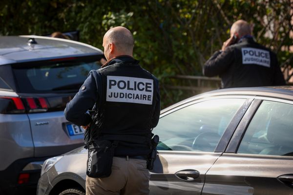 Illustration. Sept personnes ont été mises en examen dans l'affaire d'un vaste trafic d'armes de guerre.