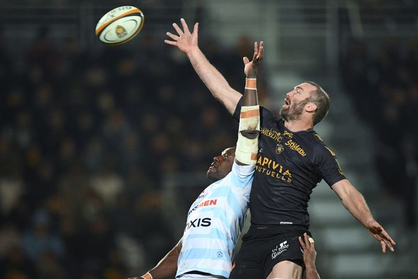 Jason Eaton (à droite), lors d'un match face au Racing 92 en décembre 2016