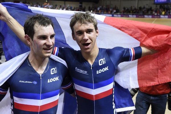 Morgan Kneisky et Bryan Coquard, médaille d'or aux championnats du monde de cyclisme à Saint Quentin en Yvelines