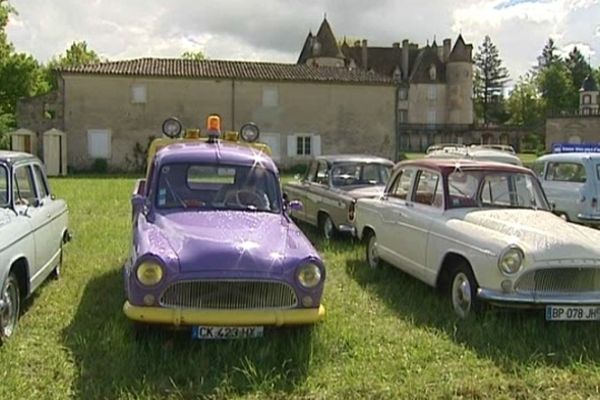 Le château de la Barge accueille le rassemblement national 2013 du club Simca France