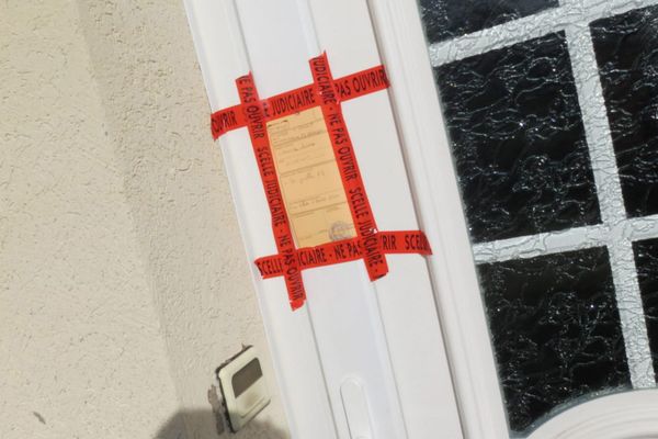 Les parents placés en garde à vue habitent une maison sur la commune de Doubs 