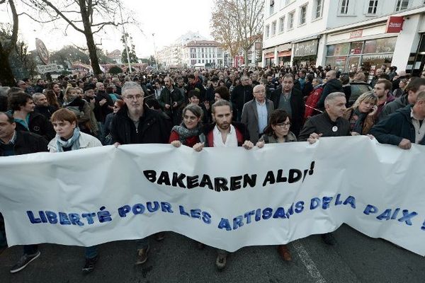 Des manifestants de l'ETA lors d'une marche à Bayonne, le 17 décembre 2016.