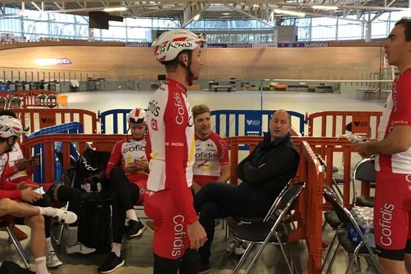 L'équipe Cofidis au Vélodrome de Roubaix