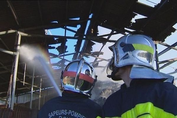 Incendie d'une exploitation agricole à Saône (25)