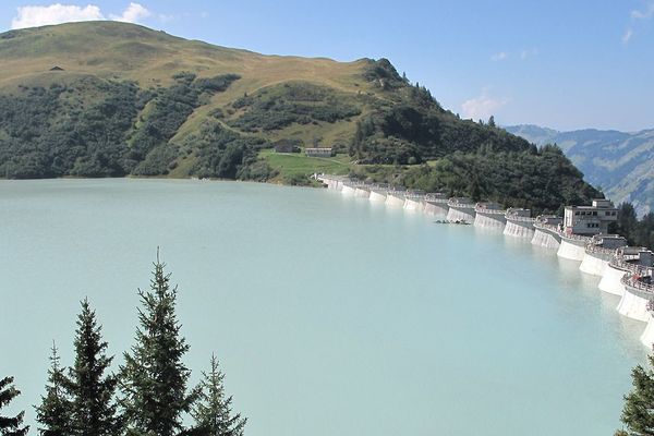 Le barrage de la Girotte en Savoie