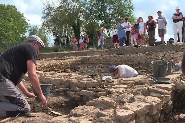 Les journées du patrimoine permettent au public d'approcher de près les fouilles entreprises sur le site d'Alésia.