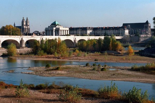 Le pont Wilson à Tours.