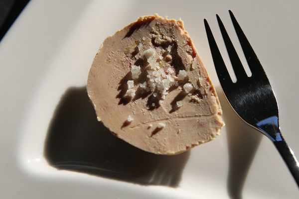 Du foie-gras de canard mi-cuit sous vide est rappelé par les autorités sanitaires pour cause de Listeria.