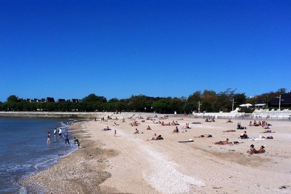 Sur une plage de La Rochelle, ce samedi 18 octobre en début d'après-midi.