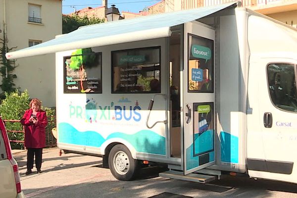 Le Proxibus dispense des formations en informatique du quotidien dans plusieurs villages des Pyrénées-Orientales