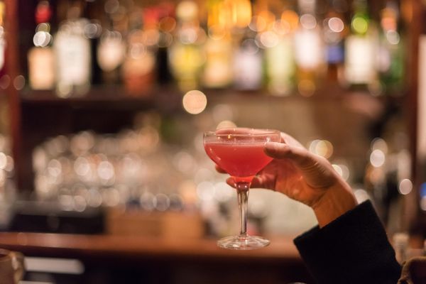 Le Dry January ou "défi de janvier" consiste à cesser sa consommation d'alcool pendant un mois.