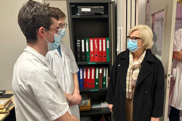 Catherine Vautrin s'est rendue ce mercredi 25 décembre à l'hôpital de Reims, dans la Marne.