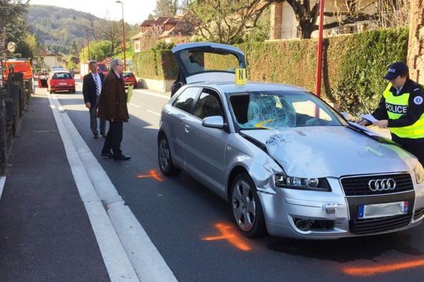 La voiture qui a renversé le policier à Aubin