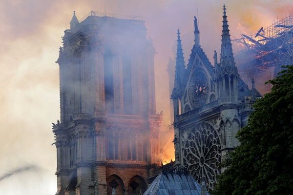 Ce lundi 15 avril 2019, un incendie a ravagé la cathédrale de Notre Dame de Paris. 