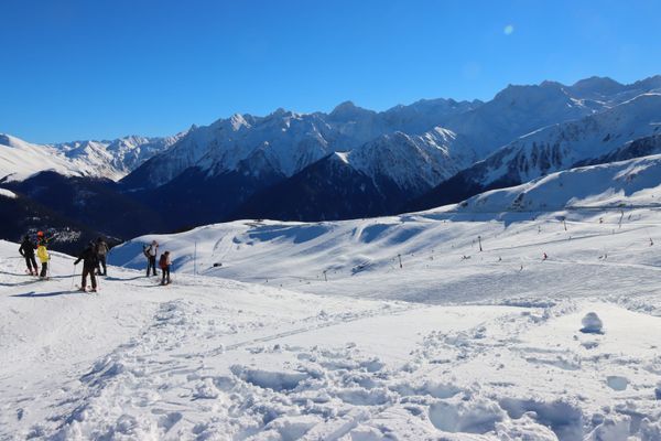 L'enneigement des Pyrénées, comme ici à à la station de ski Superbagnères, se situe, en février 2022, au dessus des moyennes habituelles.