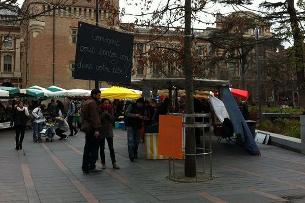 Les stands des semaines d'information sur la santé mentale à Toulouse