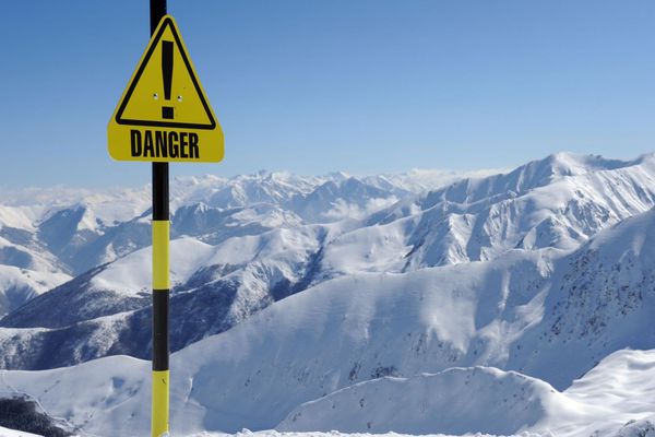 Après les récentes chutes de neiges, le risque d'avalanche est important sur certaines parties du massif pyrénéen. Les autorités appellent à la plus grande vigilance en rappelant les règles de sécurité pour les sorties en montagne.