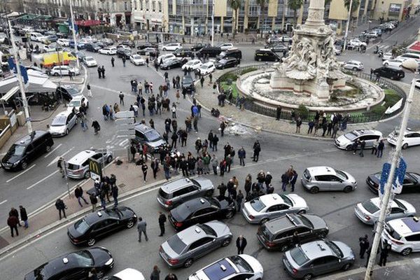 A Marseille, les taxis occupent toujours la place Castellane