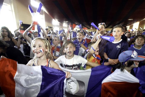 La commune frontalière a fêté la victoire du nordiste Benjamin Pavard.