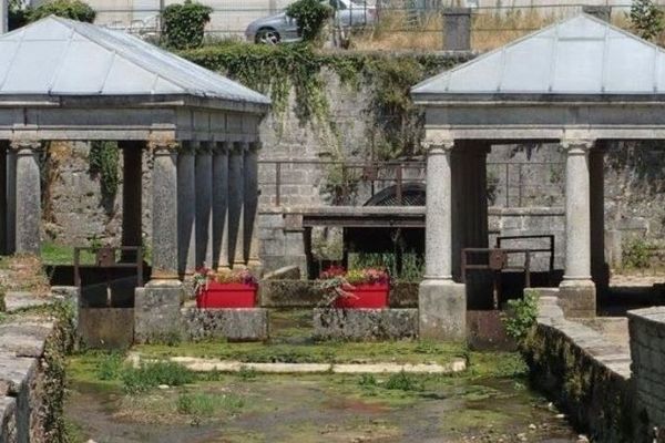 Le double lavoir d'Etuz dans le Doubs