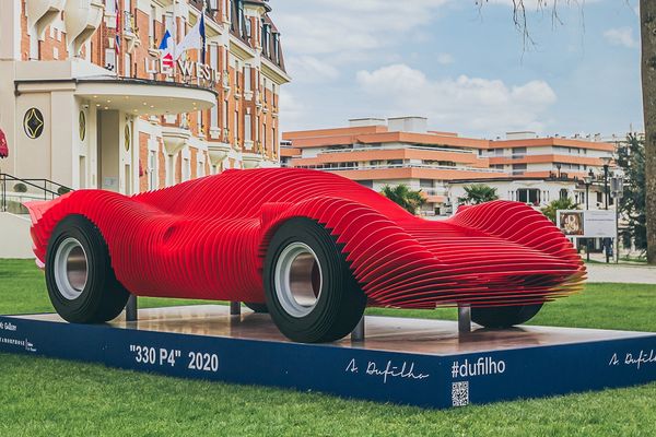 Le sculpteur nordiste Antoine Dufilho expose aux 24 heures du Mans une Ferrari 330 P4 comme celle-ci, installée en permanence au Touquet.