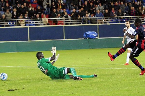 28/10/16 - 16e de finale de la Coupe de la Ligue GFC Ajaccio - Guingamp, les gaziers ont ouvert le score à la 34e minute sur un but de Zoua