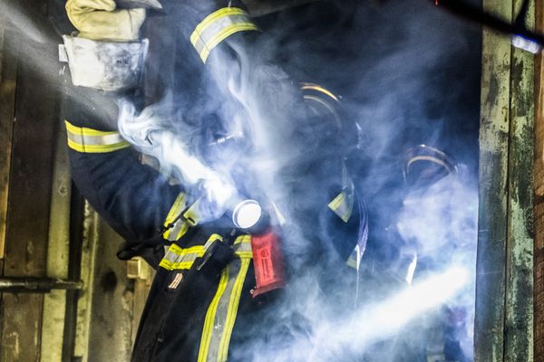 Un feu s'est déclaré dans la nuit de mercredi 18 au jeudi 19 janvier. Quatre personnes dans des villas à proximité ont été évacuées.( image d'illustration)