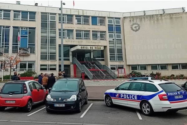 Un retraitée a ramené un obus à la mairie de Sotteville-lès-Rouen, provoquant une évacuation, mercredi 6 novembre 2024.