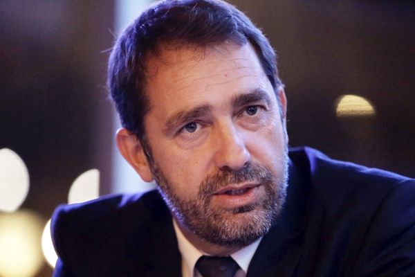 "Il n'est pas aujourd'hui question de s'allier, avec LR, ni demain. Ce serait le mariage de la carpe et du lapin", affirmé Christophe Castaner
