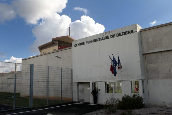 A Béziers (Hérault), le centre pénitentiaire - archives.