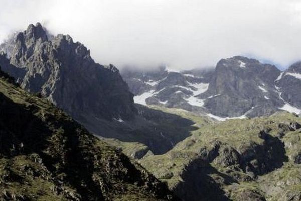 La victime, militaire de profession, évoluait dans le massif des Écrins avec ses deux frères
