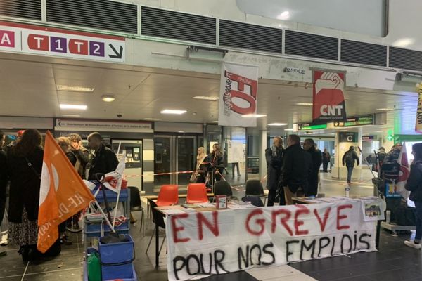 6 semaines de grève pour les agents de nettoyage à la gare routière de Perrache.