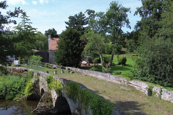 L'ancienne maison de la famille Godard, 25 ans après leur disparition, à Tilly-sur-Seulles (Calvados).