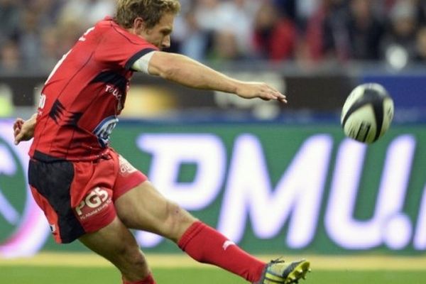 le capitaine du RCT jonny Wilkinson en pleine action