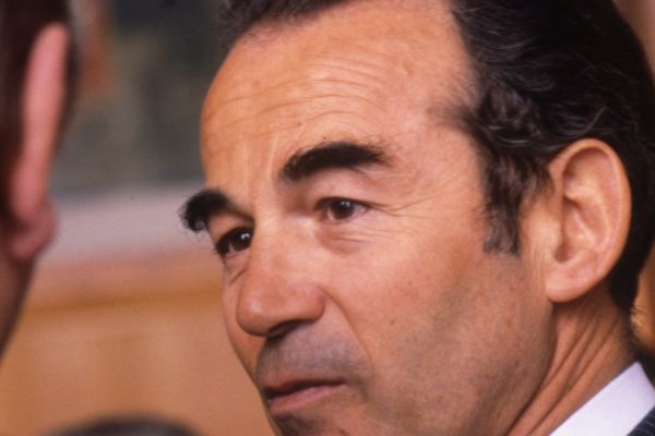 Robert Badinter en 1982. Le ministre de la justice et militant des droits de l'homme a combattu toute sa vie contre les discriminations des personnes LGBTQIA+