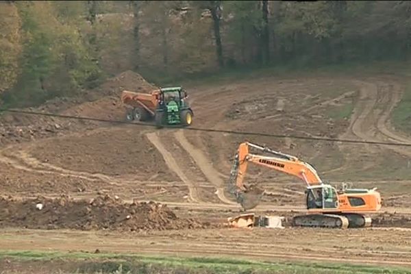 Les travaux du lac de Caussade 