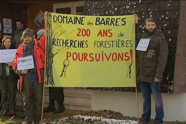 Les chercheurs et les techniciens dénoncent le projet de délocalisation de l'Institut de recherche sur les organismes forestiers de Nogent-sur-Vernisson (Loiret) vers la région parisienne - 15 janv 2016