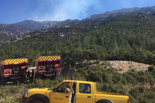 À Calenzana, le feu a été maîtrisé par les pompiers.