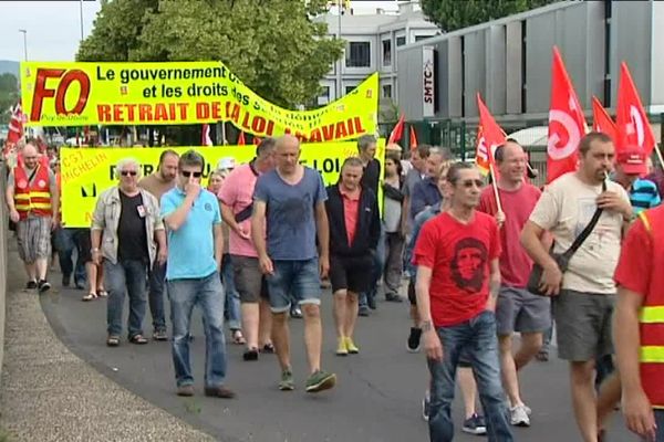 Entre 300 et 500 manifestants ont défilé à Clermont-Ferrand contre la loi travail.