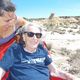 Dominique avec sa petite fille Fiona dans le désert des Bardenas en Espagne