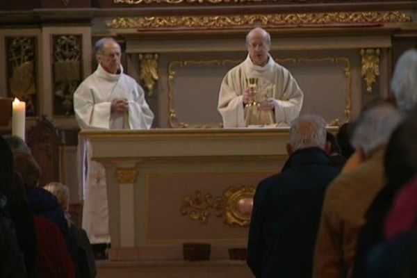 Le Père Alain Fournier, Vicaire général du Diocèse d'Annecy a célébré la messe dominicale à Megève.