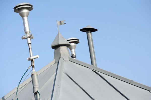 La station de surveillance de la qualité de l'air Atmo située dans le centre ville de Lons-le-Saunier