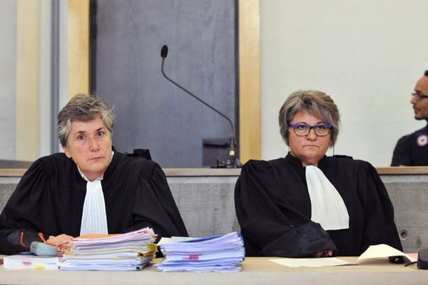 Riom (Puy-de-Dôme), le 29 septembre 2014: Isabelle Mimram et Joëlle Dièze, les avocates de Matthieu, photographiées le jour de l'ouverture du procès en appel du violeur et meurtrier présumé d'Agnès Marin