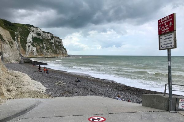 Sur cette partie au sud de la plage, la baignade, les activités nautiques et la pêche à pied sont autorisées.