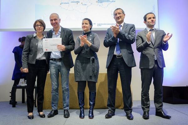 Remise du prix avec les ministres Cécile Duflot, Benoit Hamon, et François Lamy 