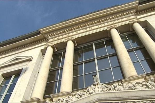 La façade du palais de justice de Besançon 