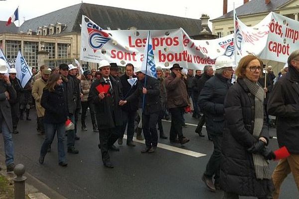 Manifestation à Blois. Les patrons réclament de nouvelles concessions au gouvernement. 