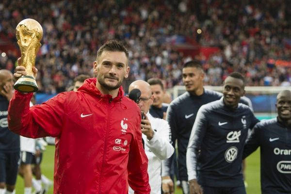  à la veille de son match contre l'Islande à Guingamp. Hugo LLORIS