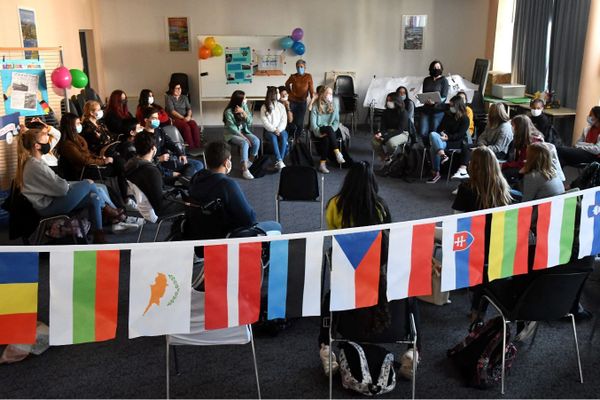 Erasmus+offre à de nombreux étudiant européens la possibilité de séjourner à l’étranger pour renforcer leurs compétences et s'adapter à un nouveau cadre d'études.