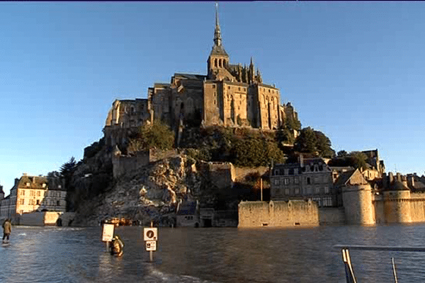 Le Mont-saint-Michel redevenu une île ce mardi 29 septembre avec un coefficient de marée de 117